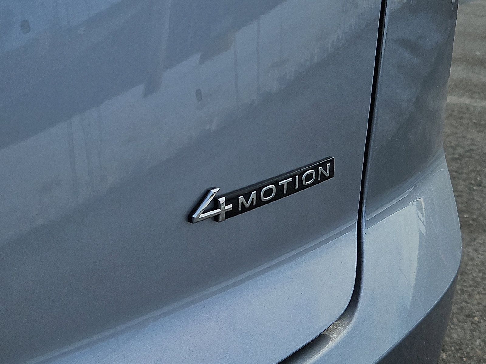 Used 2025 Volkswagen Atlas Cross Sport SE image 30