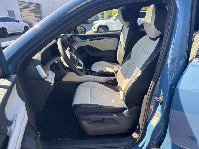 New 2026 Volkswagen Tiguan SEL R-Line AWD/4WD image 15