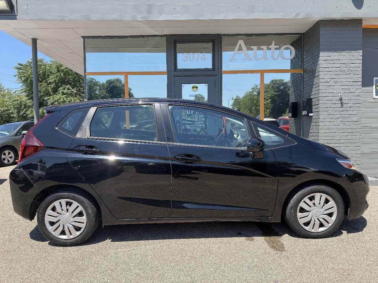 Used 2017 Honda Fit LX image 2