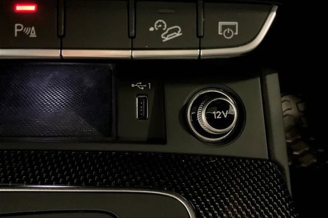 Used 2018 Audi SQ5 Prestige w/ Prestige Package image 33