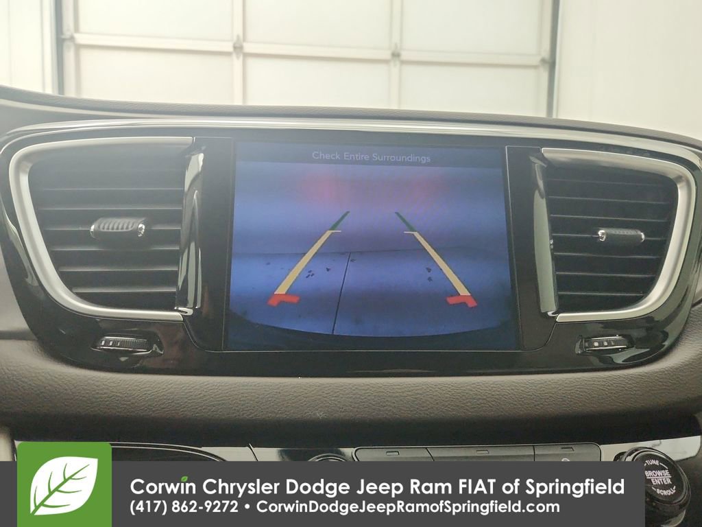 Used 2017 Chrysler Pacifica Touring-L Plus image 25