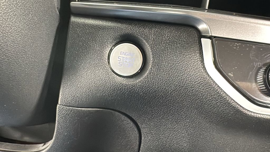 New 2025 Kia Sorento S image 24