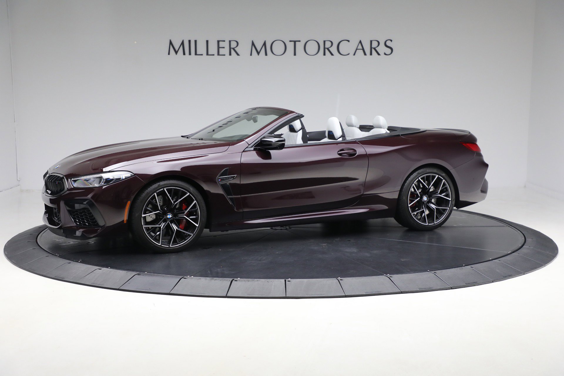 Used 2022 BMW M8 Competition AWD/4WD image 2