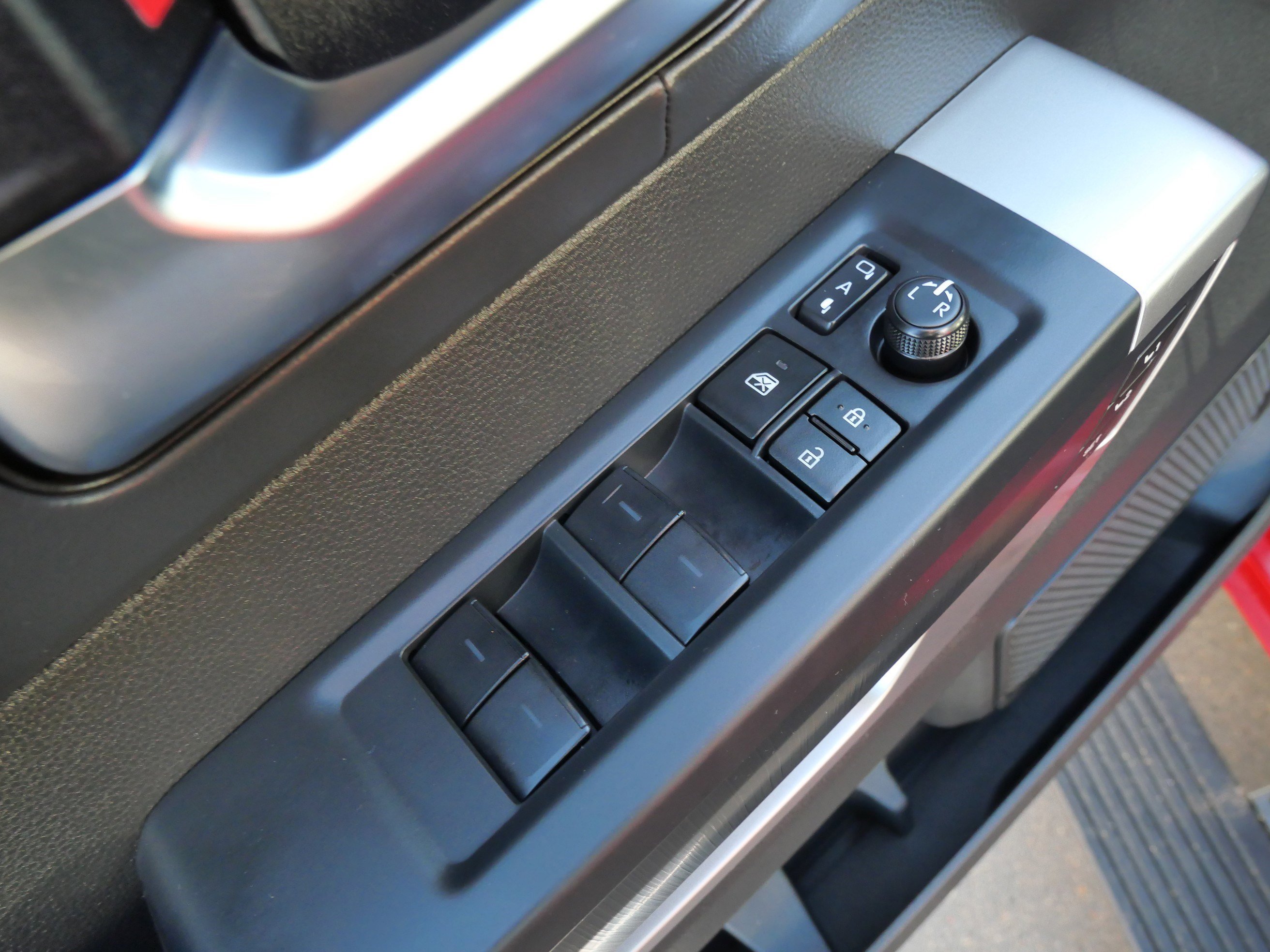 Used 2025 Toyota Tundra Platinum image 19