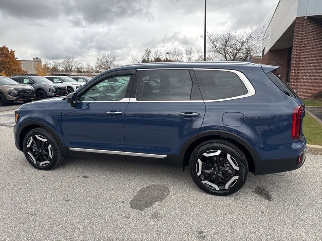 Used 2025 Kia Telluride S image 43