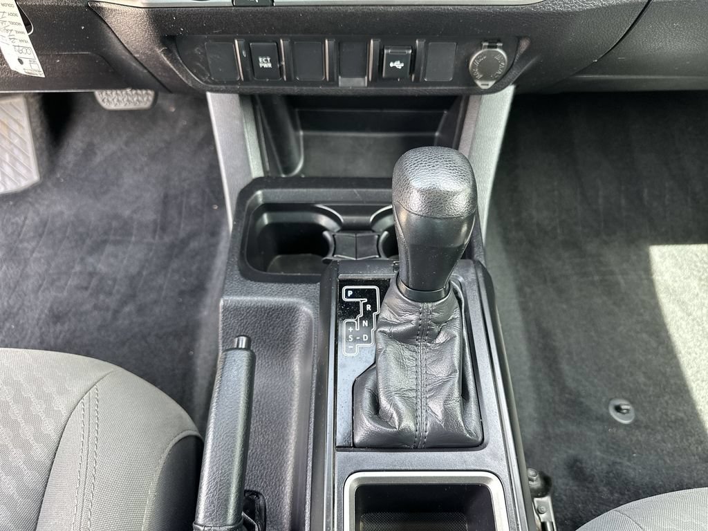 Used 2021 Toyota Tacoma SR AWD/4WD image 16
