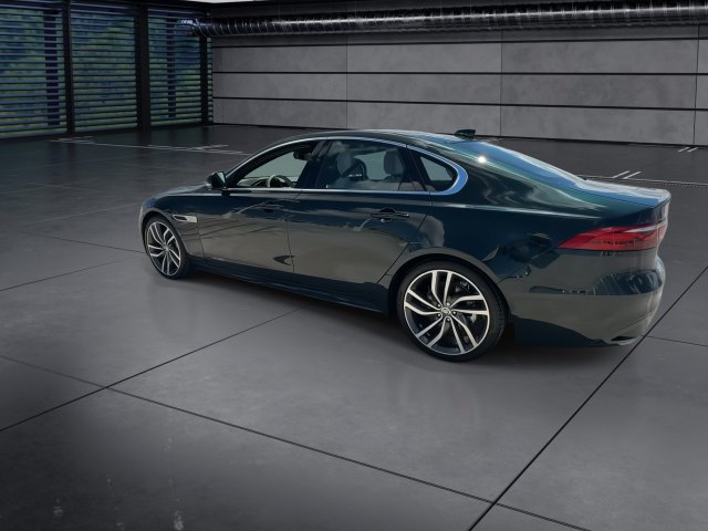 Used 2024 Jaguar XF R-Dynamic SE RWD image 6