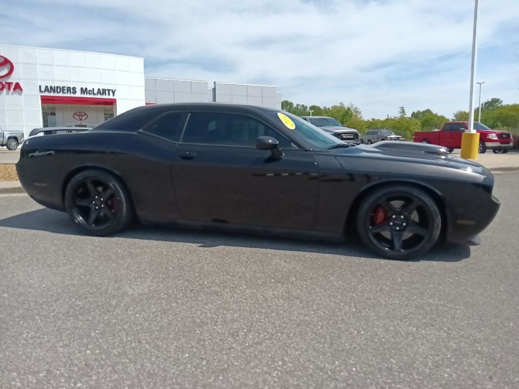 Used 2014 Dodge Challenger R/T RWD image 2