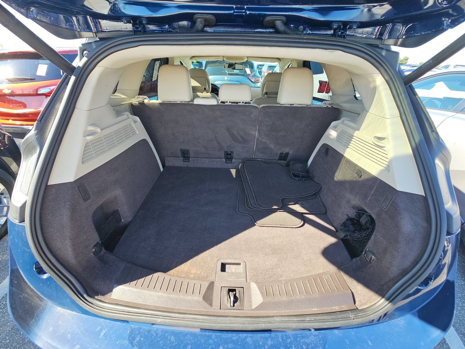 Used 2019 Lincoln MKC Reserve FWD image 7