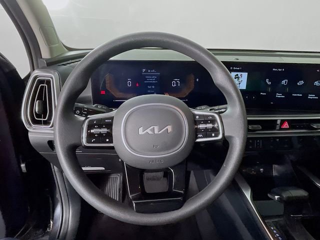 Used 2025 Kia Sorento LX image 12