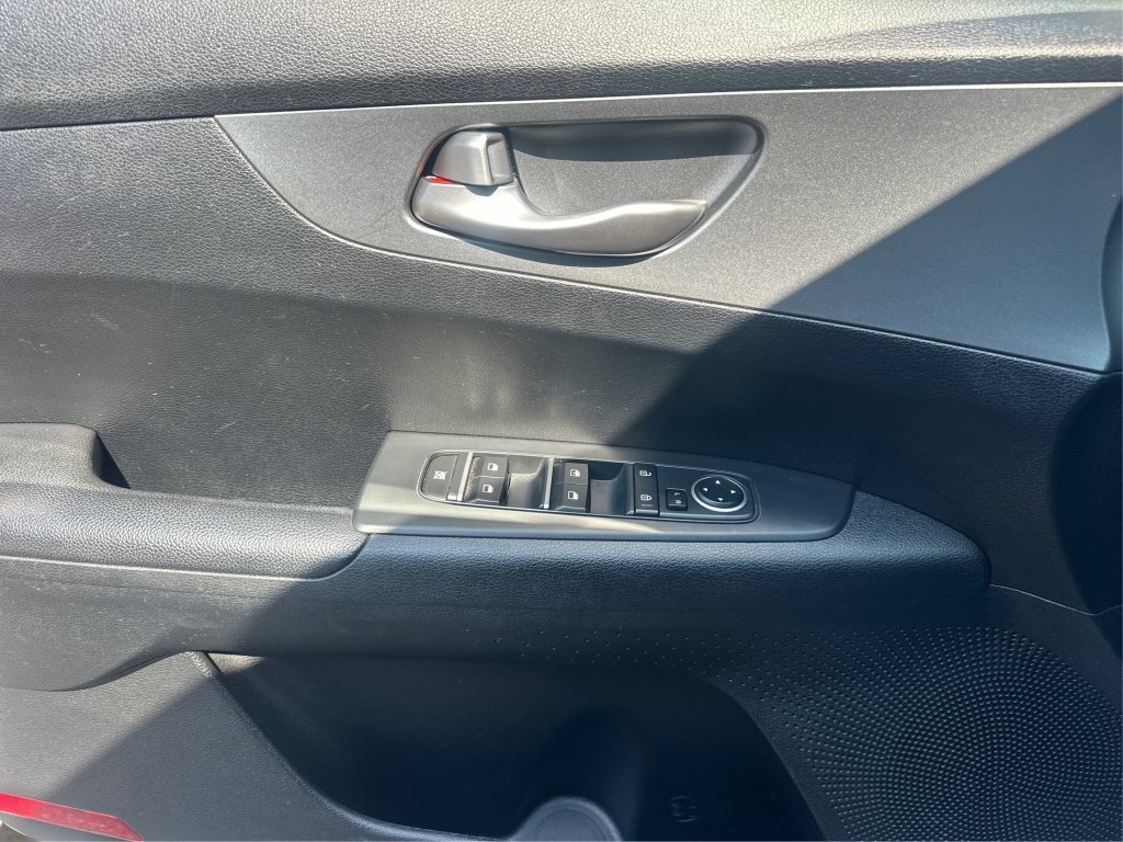 Used 2020 Kia Forte LXS FWD image 28
