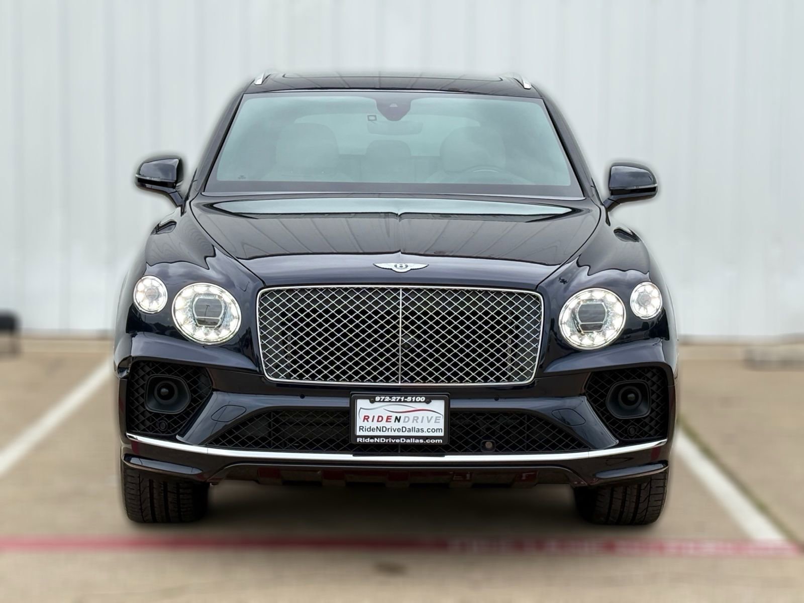 Used 2021 Bentley Bentayga AWD/4WD image 4