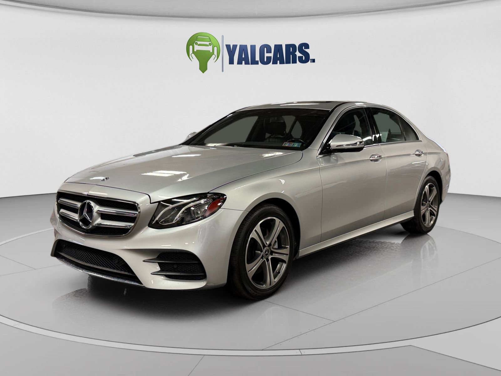 Used 2019 Mercedes-Benz E 300 4MATIC image 1