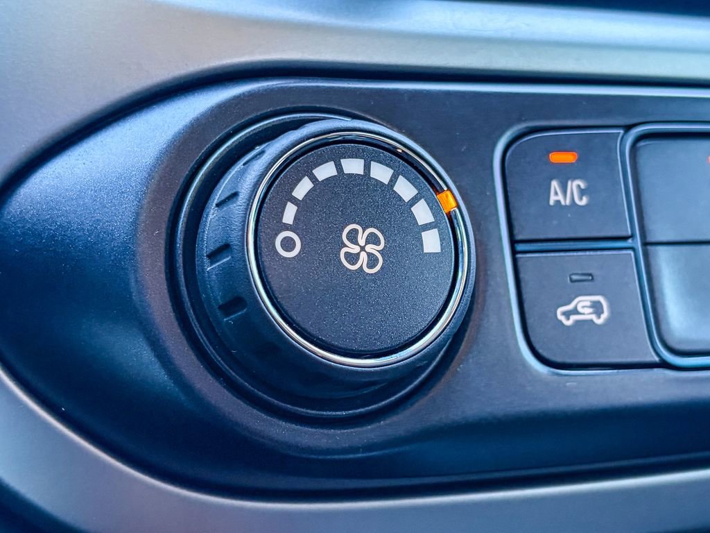 Used 2016 Chevrolet Colorado LT w/ LT Convenience Package image 27