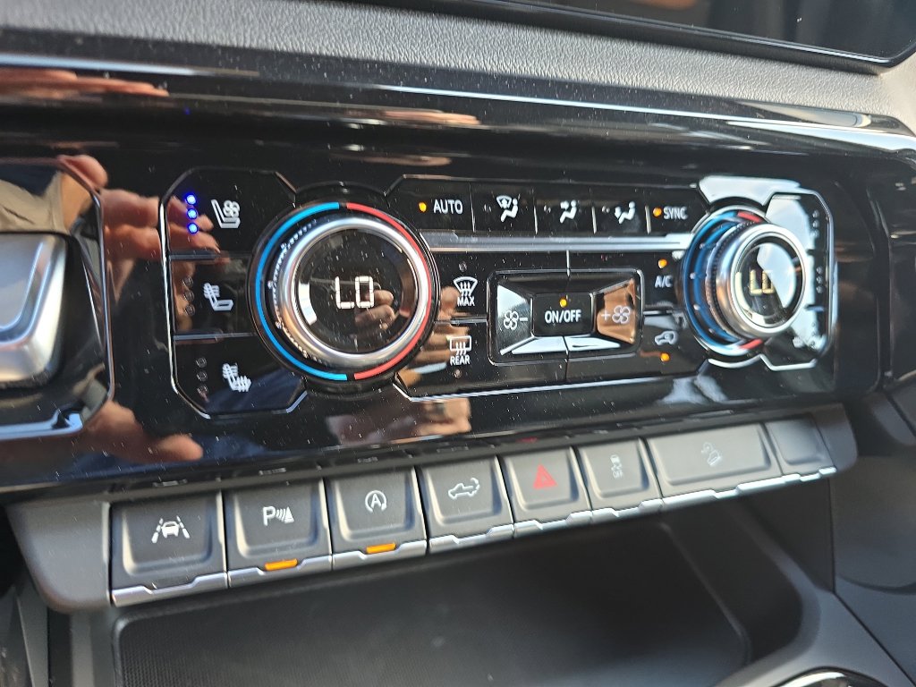 New 2026 GMC Sierra 1500 AT4 w/ AT4 Premium Package image 30