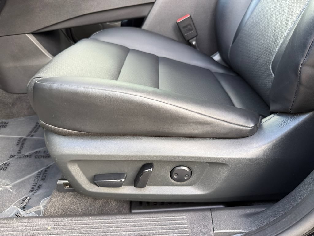 Used 2023 Nissan Rogue SV AWD/4WD image 10