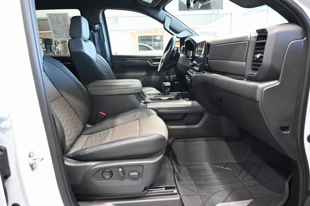 Used 2024 Chevrolet Silverado 1500 ZR2 w/ Technology Package image 10