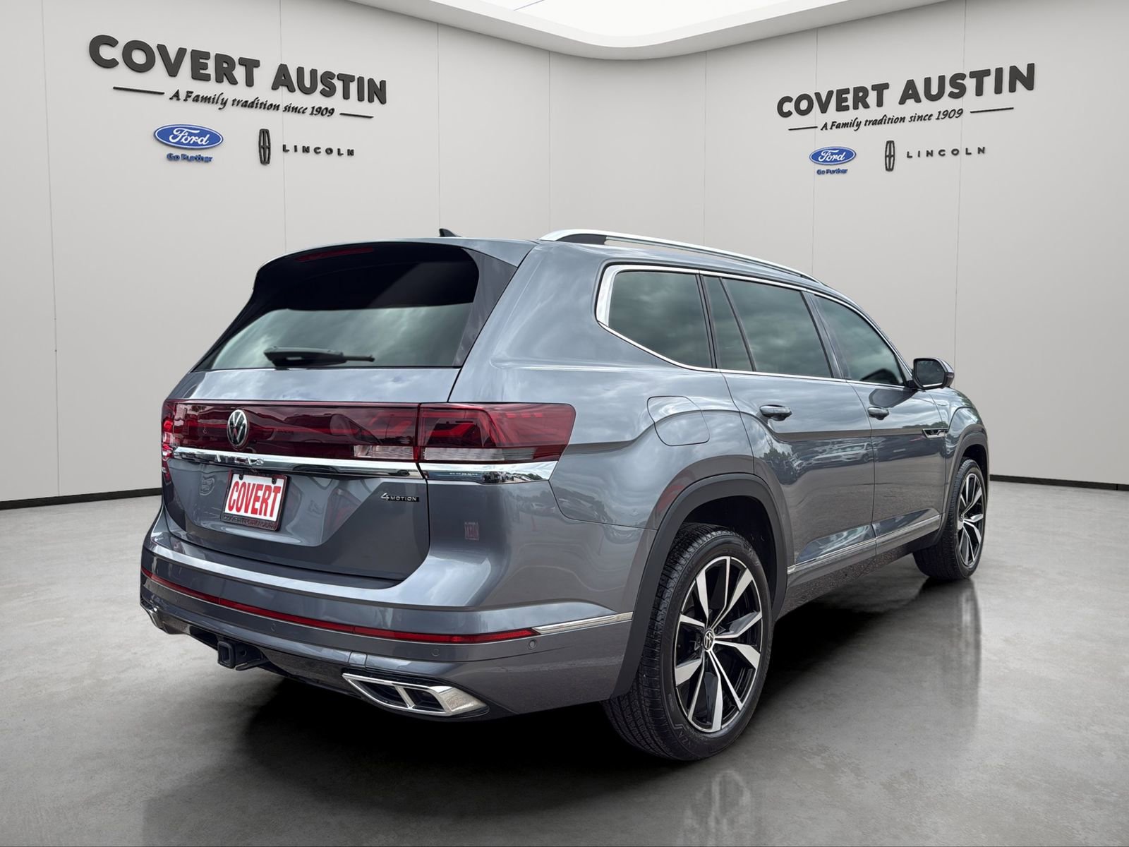 Used 2024 Volkswagen Atlas SEL Premium R-Line AWD/4WD image 5