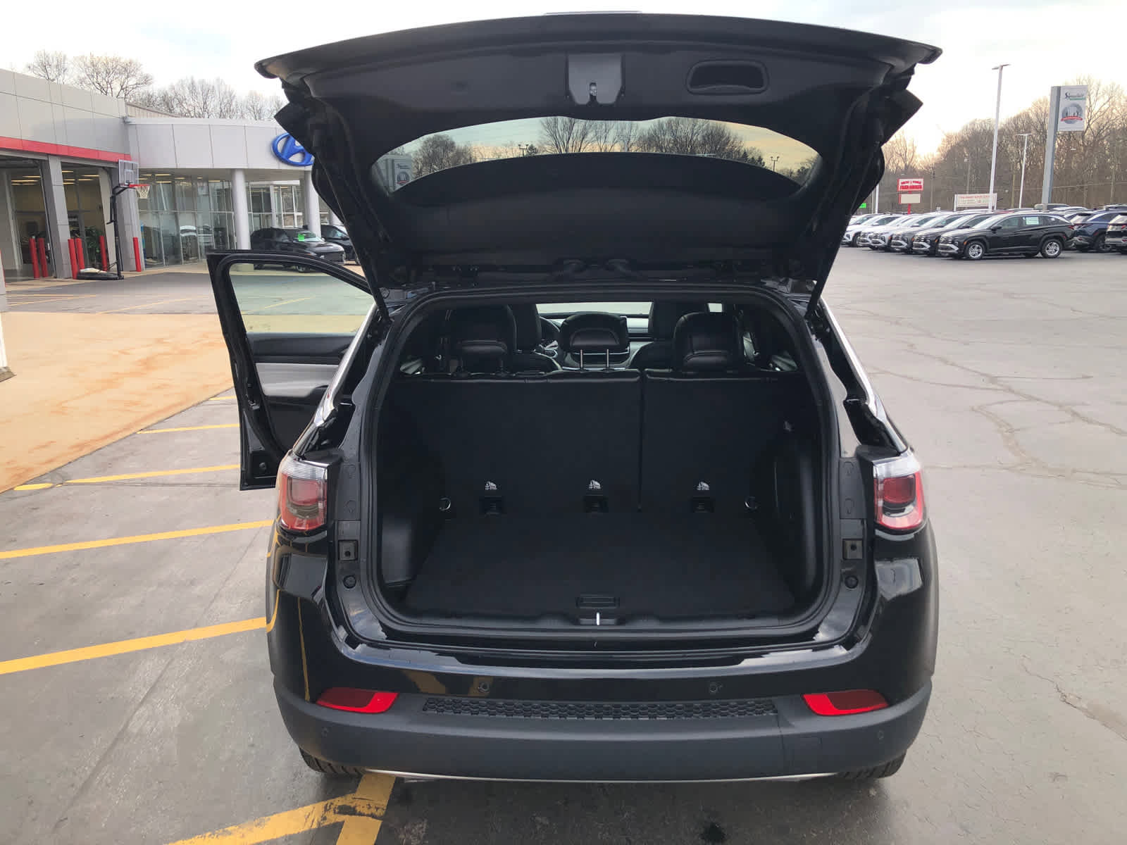 Used 2023 Jeep Compass Limited w/ Sun and Sound Group image 23