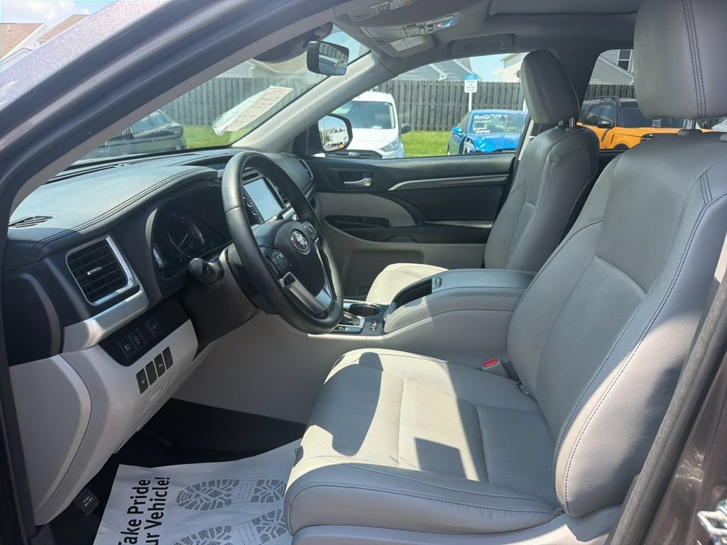 Used 2018 Toyota Highlander Limited AWD/4WD image 26