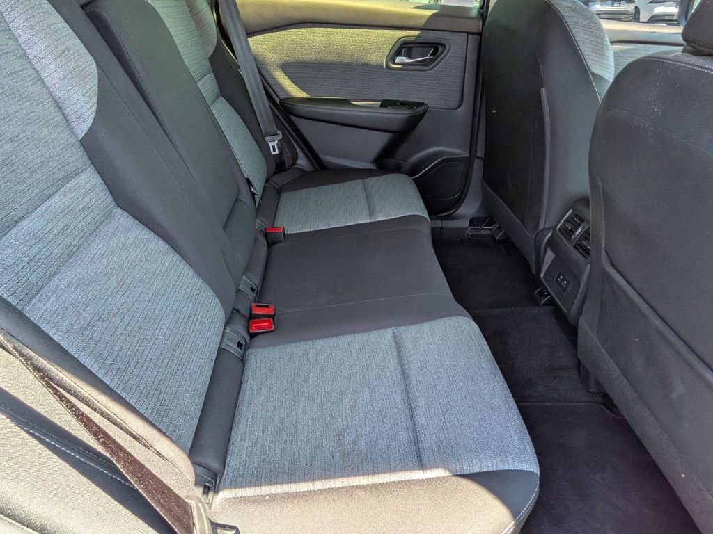 Used 2023 Nissan Rogue SV AWD/4WD image 21