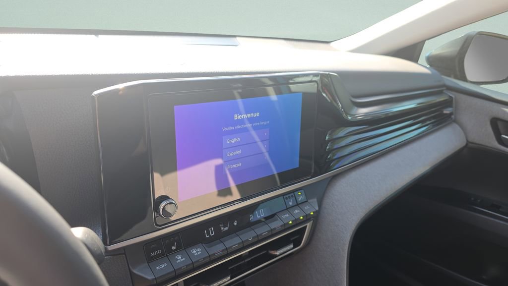 Used 2025 Toyota Camry Hybrid FWD image 14