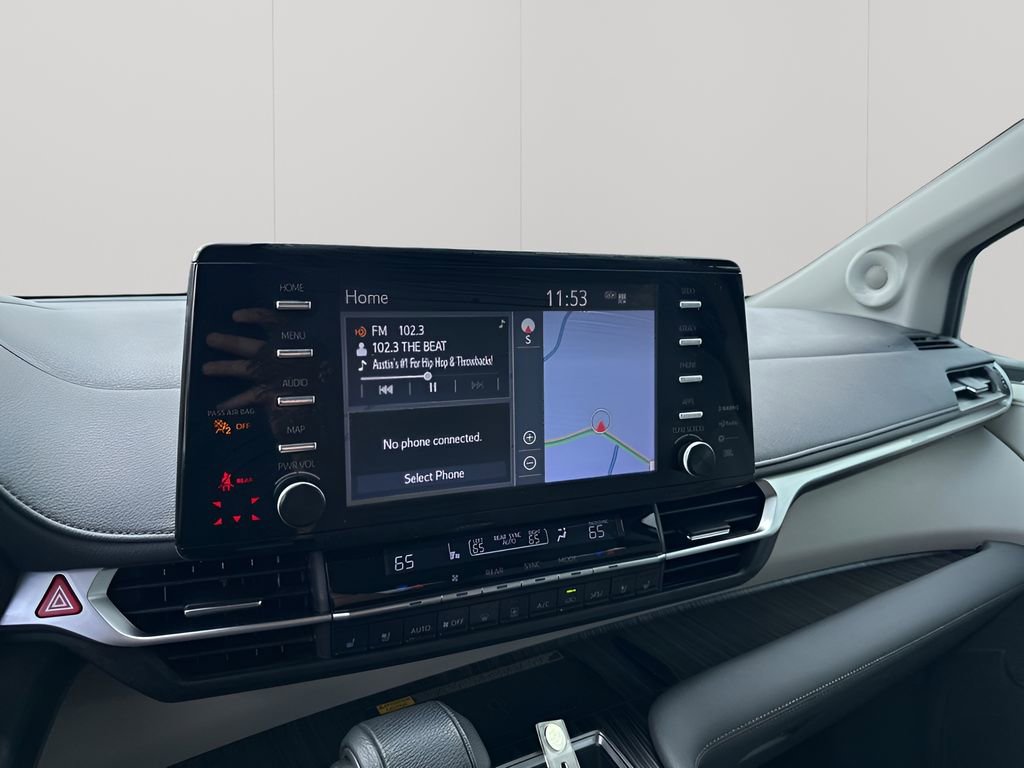 Used 2021 Toyota Sienna Limited image 34