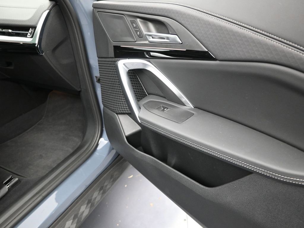 Certified 2025 BMW X2 xDrive28i image 23