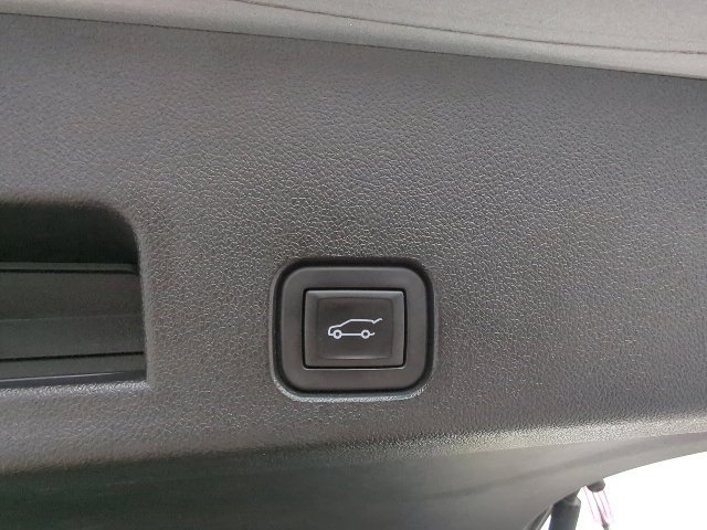 Used 2024 Chevrolet Traverse LT FWD image 37