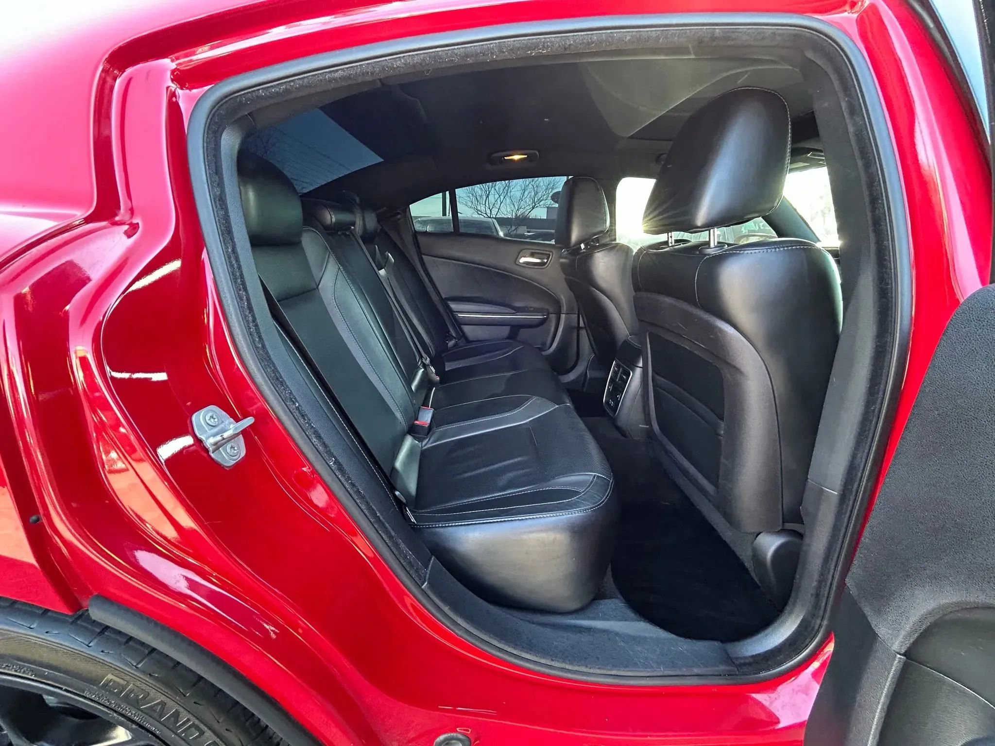 Used 2016 Dodge Charger R/T w/ Plus Group RWD image 15