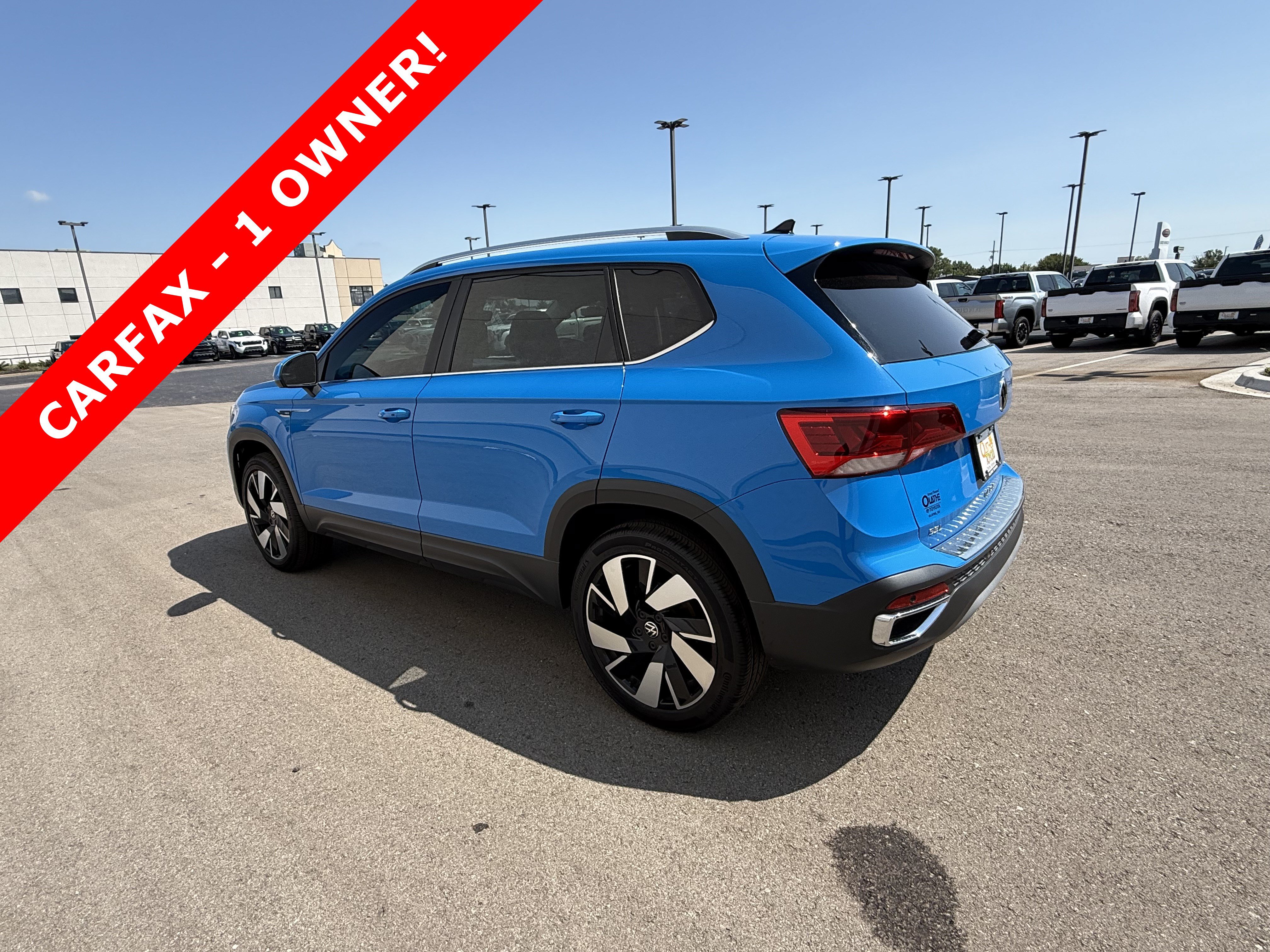 Used 2024 Volkswagen Taos SEL AWD/4WD image 2