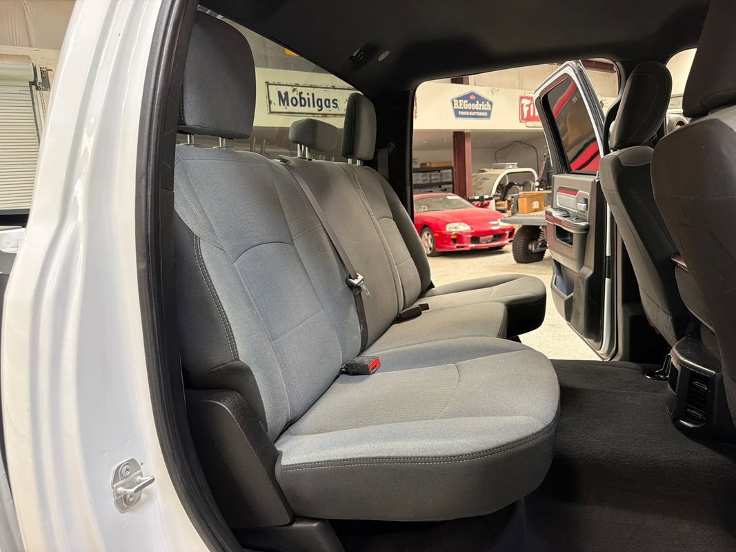 Used 2021 RAM 3500 Big Horn AWD/4WD image 32