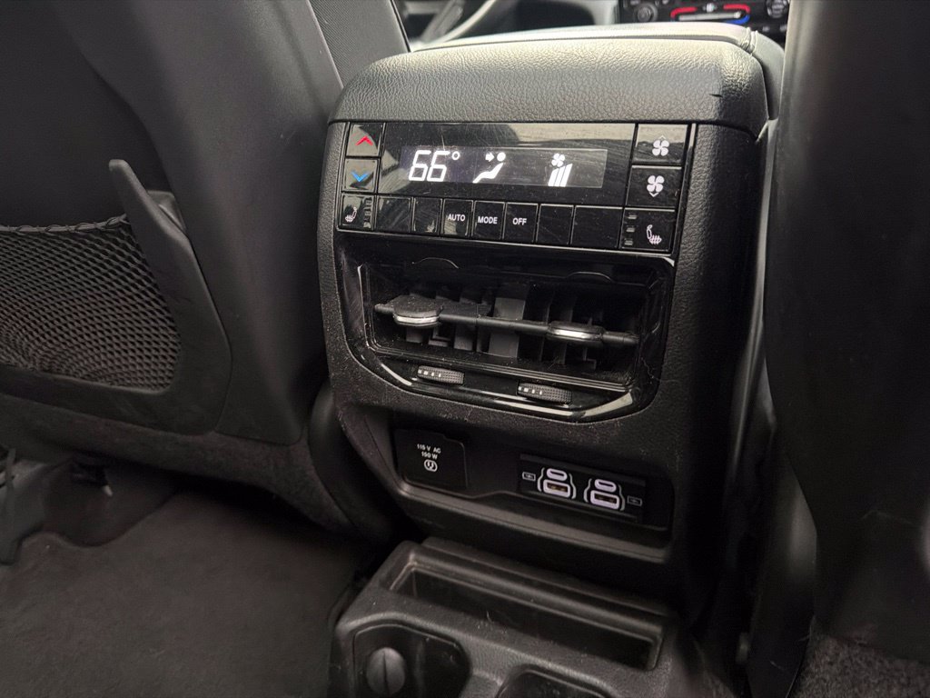 Used 2022 Jeep Grand Cherokee L Limited AWD/4WD image 29