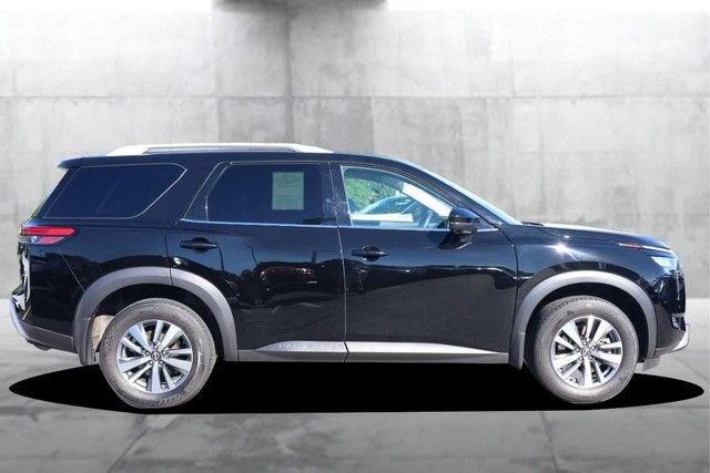 Certified 2025 Nissan Pathfinder SL w/ Cargo Package AWD/4WD image 5