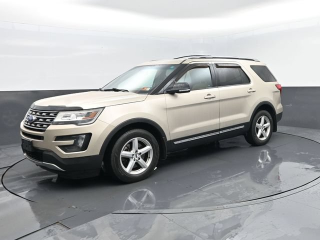 Used 2017 Ford Explorer XLT w/ Equipment Group 202A AWD/4WD image 1