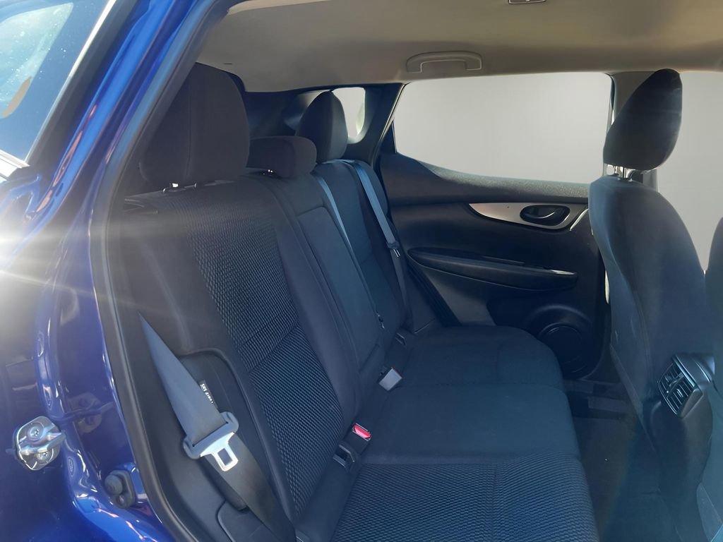 Used 2022 Nissan Rogue Sport S image 30