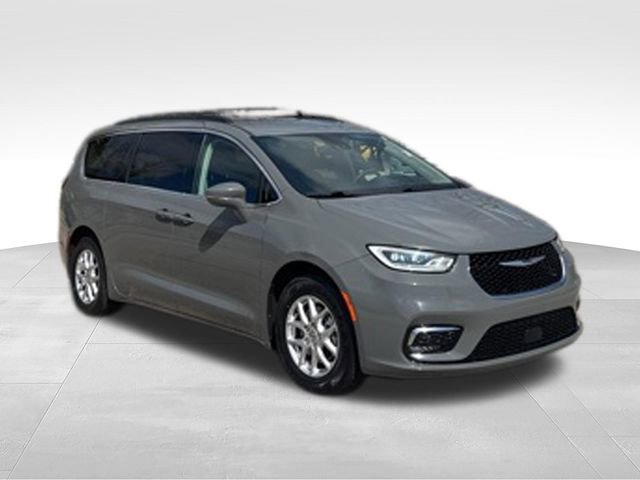 Used 2022 Chrysler Pacifica Touring-L image 8