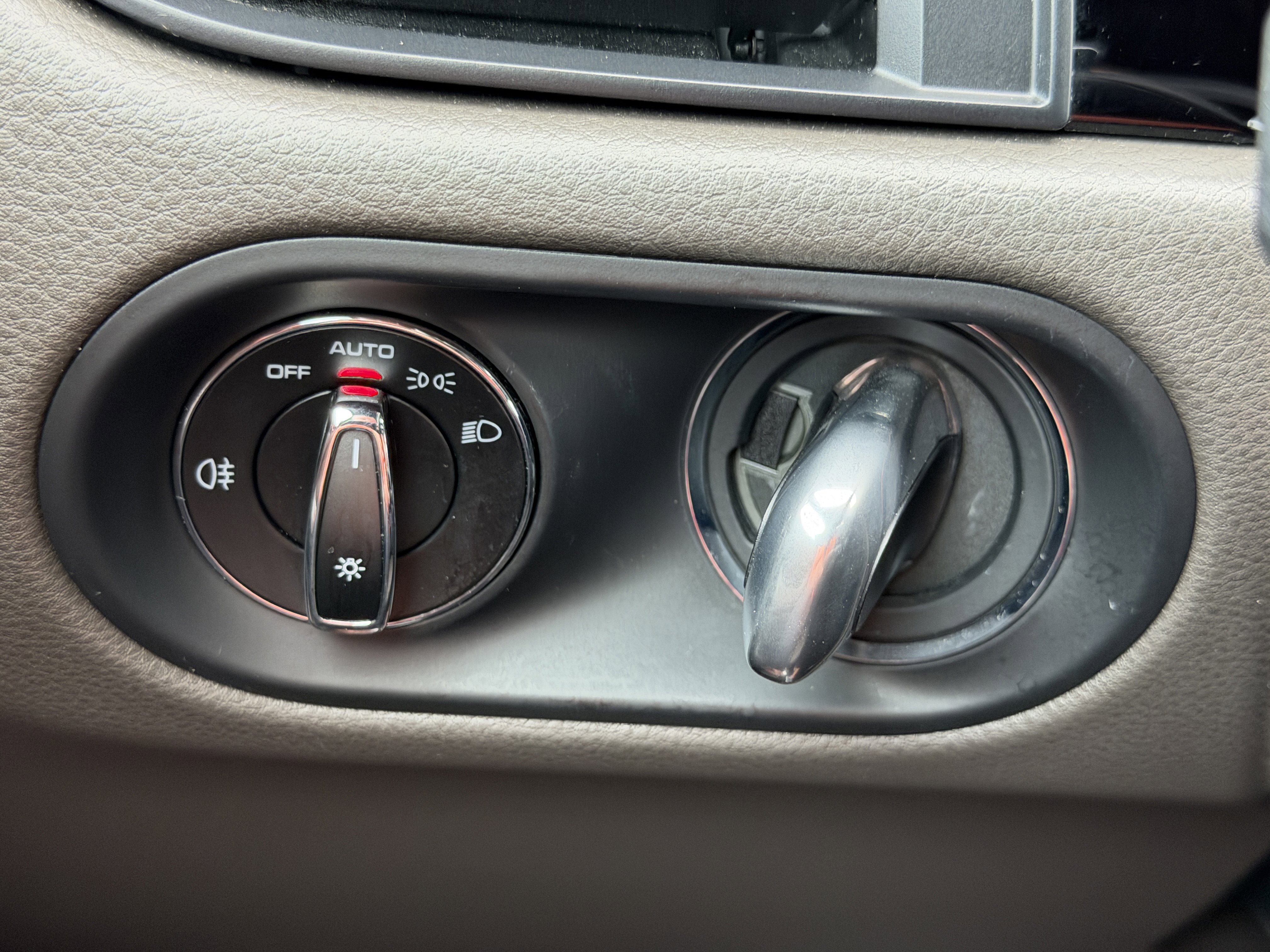 Certified 2022 Porsche Macan image 33