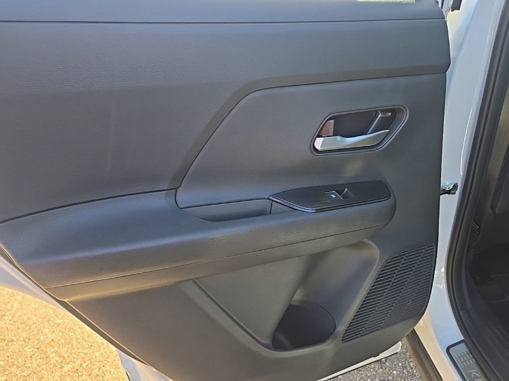 New 2026 Nissan Kicks SR w/ SR Premium Package AWD/4WD image 32