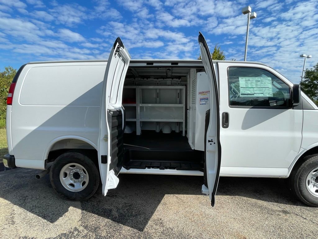New 2025 Chevrolet Express 3500 w/ Driver Convenience Package RWD image 13