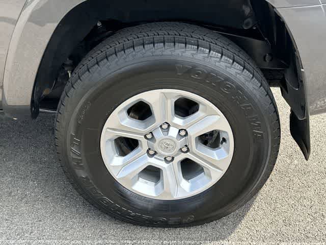 Used 2023 Toyota 4Runner SR5 Premium w/ Moonroof Package AWD/4WD image 5