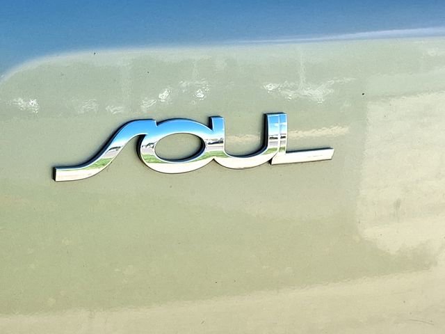 Used 2010 Kia Soul + w/ Audio Pkg image 31