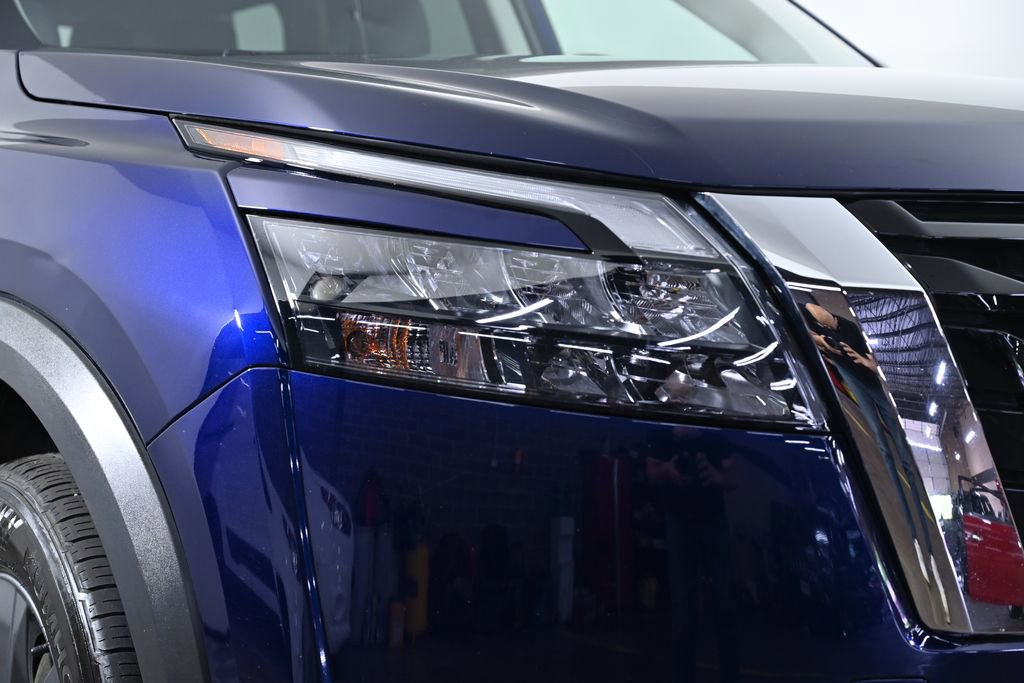Used 2024 Nissan Pathfinder SV AWD/4WD image 12