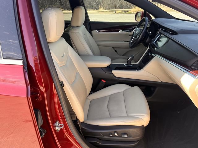 Used 2018 Cadillac XT5 Luxury w/ Driver Awareness Package image 27