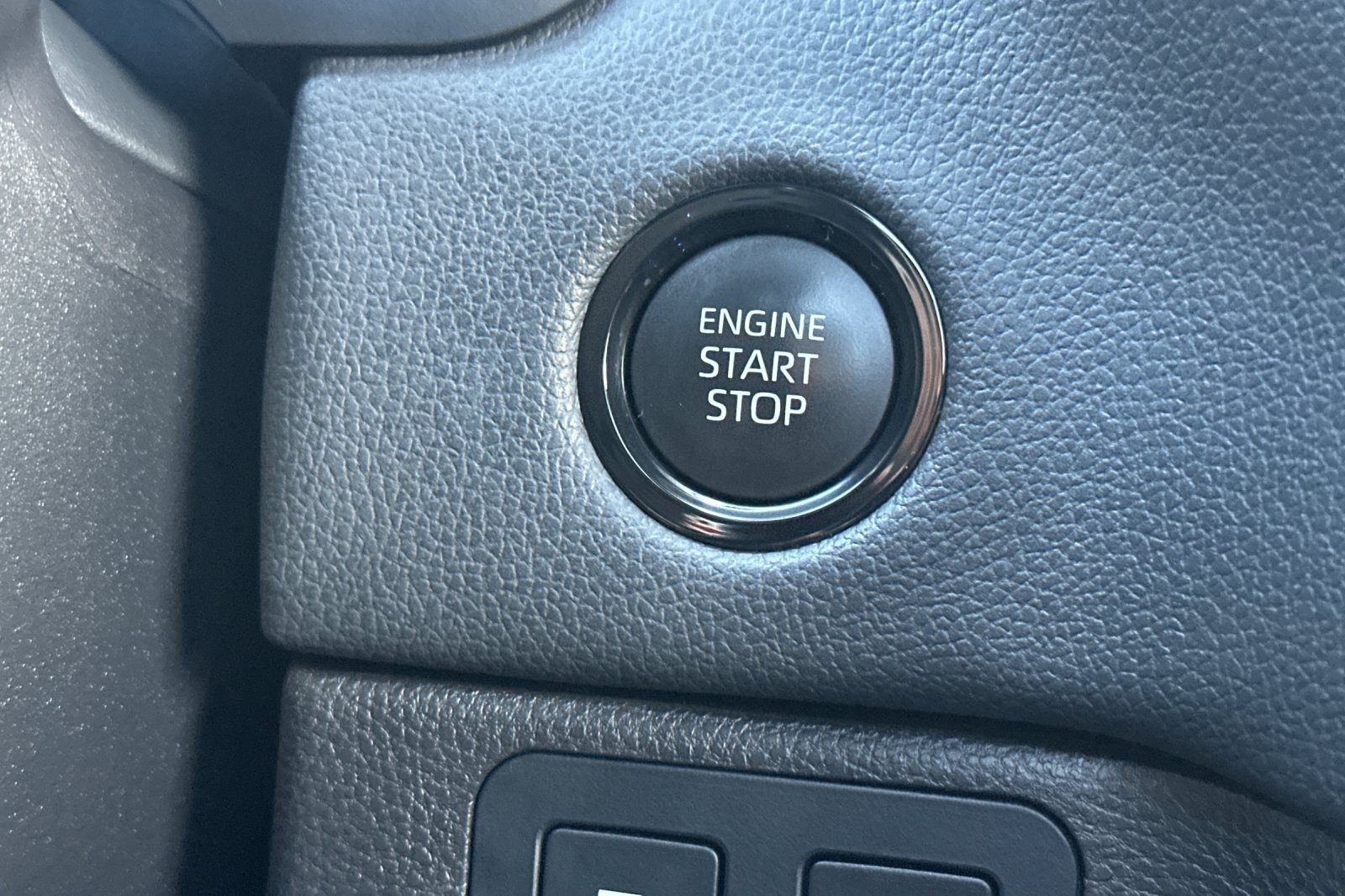 Certified 2025 Toyota Tundra Limited AWD/4WD image 21