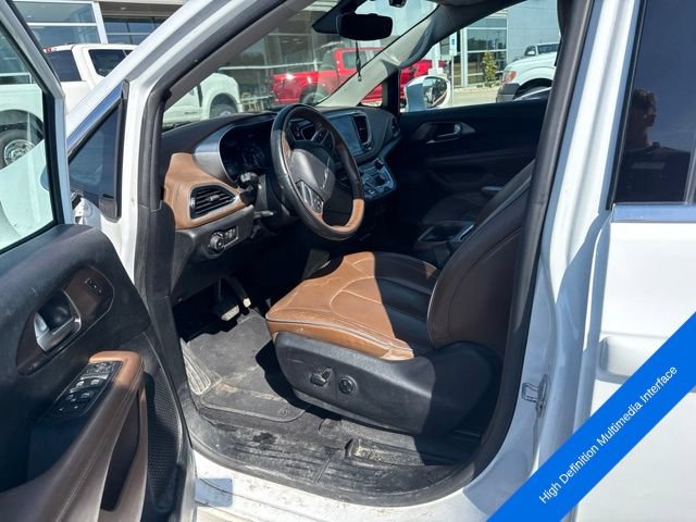 Used 2017 Chrysler Pacifica Limited FWD image 14