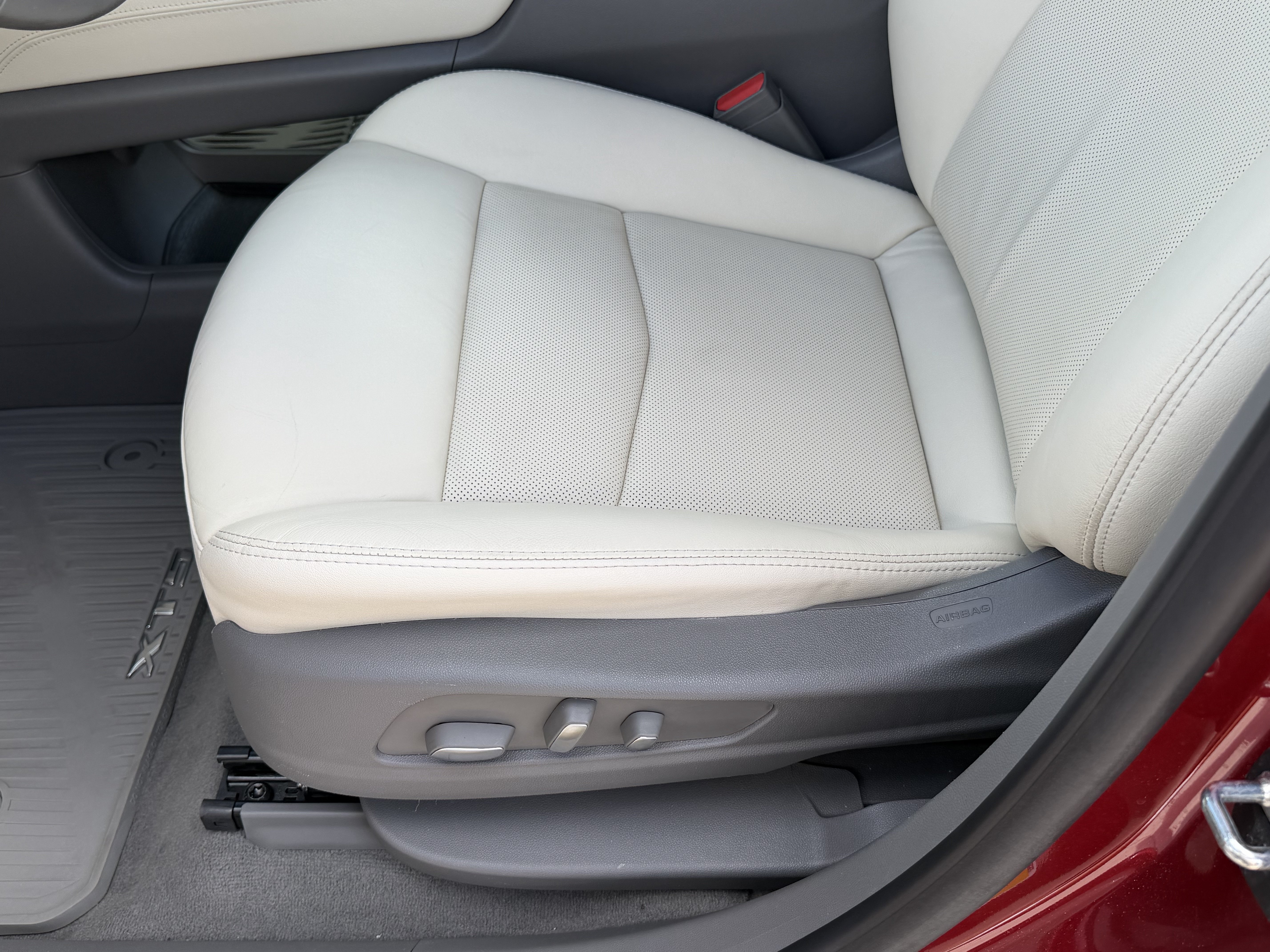Used 2020 Cadillac XT5 Premium Luxury FWD image 12