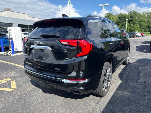 Used 2020 GMC Terrain Denali w/ Denali Premium Package AWD/4WD image 5