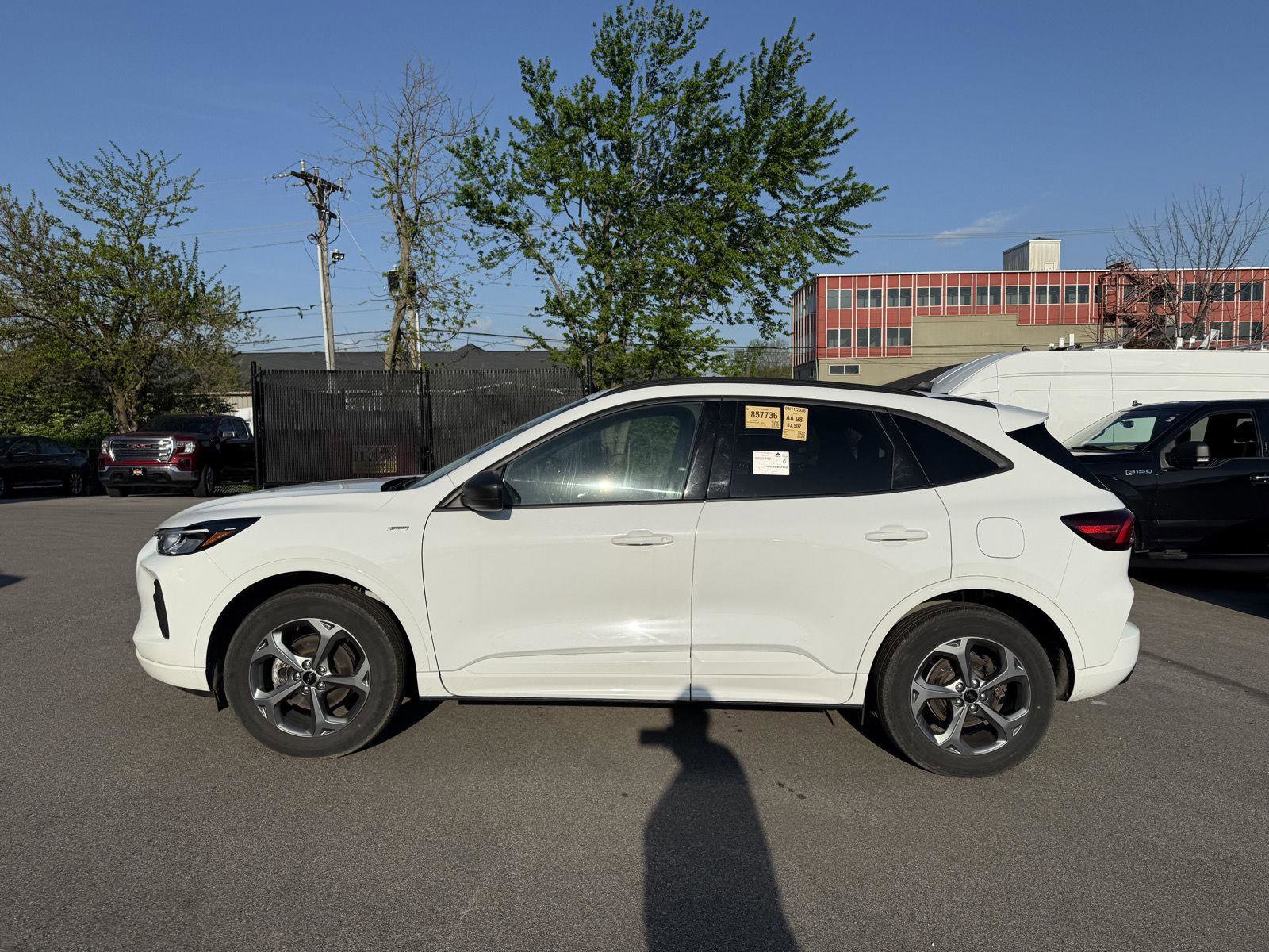 Used 2023 Ford Escape ST-Line AWD/4WD image 6