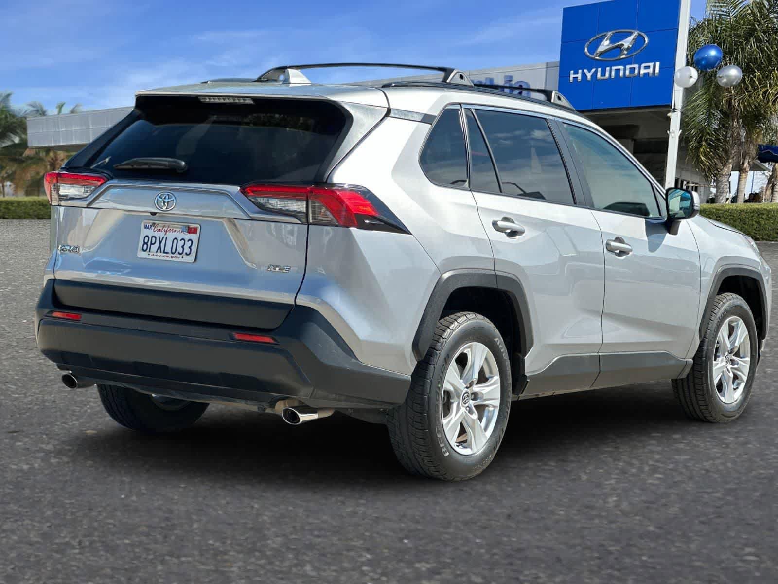 Used 2020 Toyota RAV4 XLE w/ Convenience Package image 3